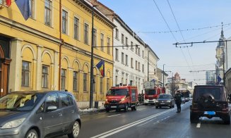Pericol deasupra capetelor clujenilor: pompierii au intervenit de urgență pe Calea Moților