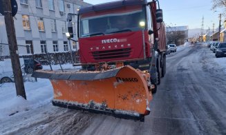 Deszăpezire la foc continuu în Turda. Zeci de străzi curățate într-o singură zi