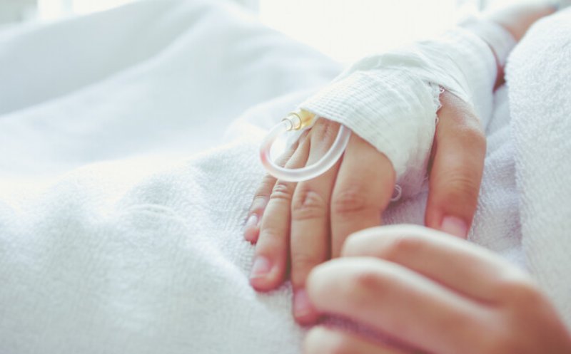 Ce povestește medicul care a consultat-o prima dată pe fetița suspectă de meningoencefalită/ Manevra riscantă care ar fi putut-o infecta