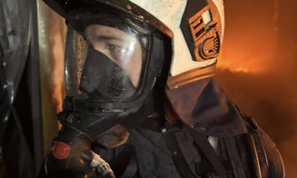 Fotografii din prima linie: Intervenție-maraton de 13 ore a pompierilor clujeni la incendiul devastator din Iclod