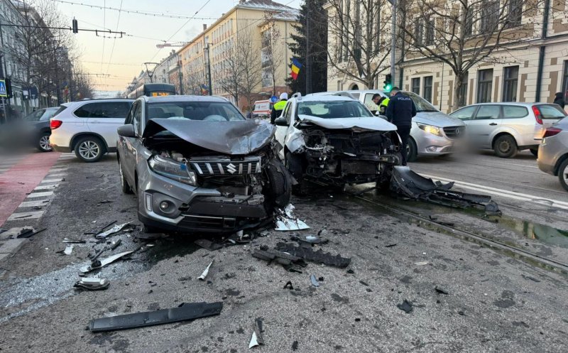 Cum s-a produs accidentul grav de pe strada Horea din Cluj, în urma căruia trei persoane au ajuns la spital și traficul a fost paralizat