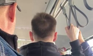 Cluj: Minor de 15 ani jefuit în autobuz de un bărbat care l-a amenințat că îl "bate urât de tot că e drogat". Agresorul i-a furat 5 lei