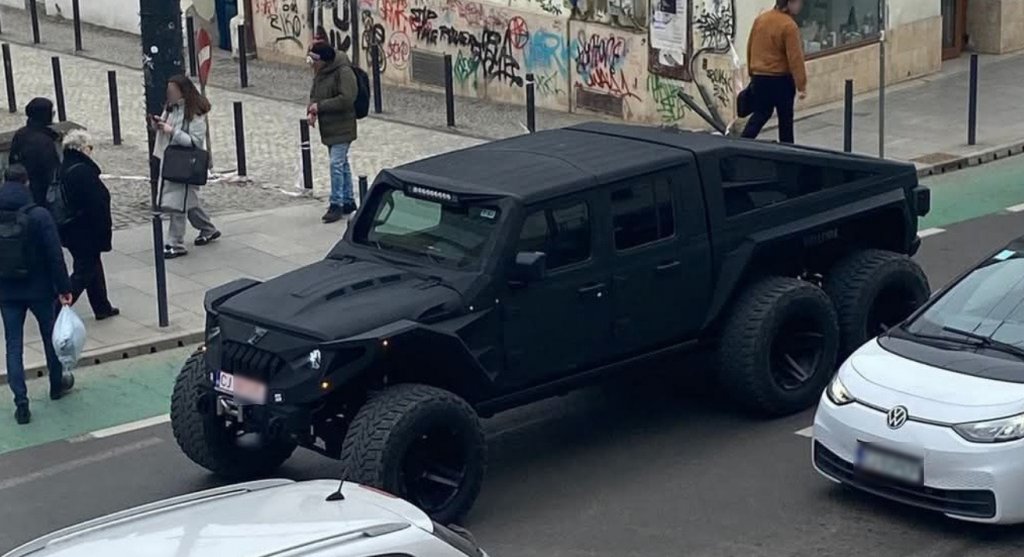 Apocalypse Hellfire, "monstrul" cu șase roți văzut în Cluj: cine se află în spatele volanului