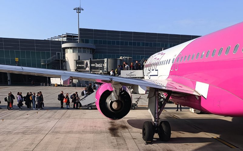 Parlamentul European votează azi legea care obligă companiile aeriene să ofere pasagerilor dreptul la un bagaj de mână gratuit