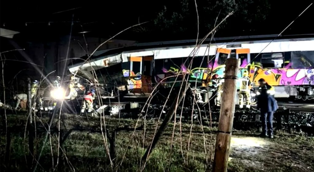 Încă un accident feroviar grav în Spania: un mort și zeci de răniți după prăbușirea unui zid peste șine