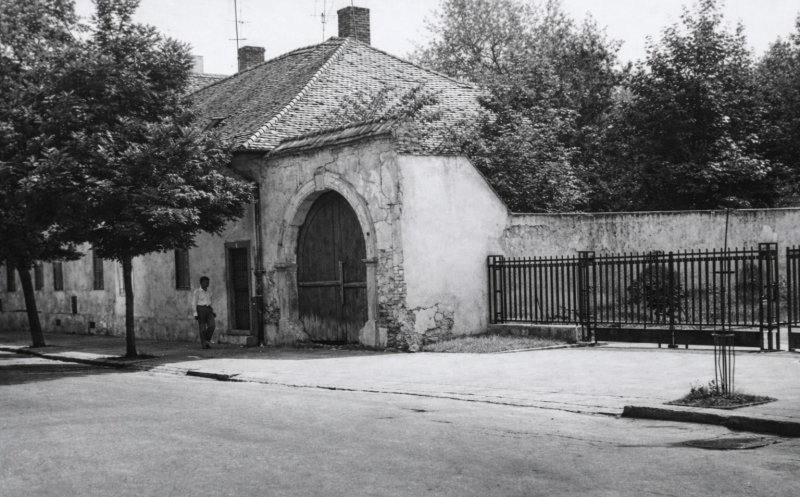 Clădirea din prezent deține una dintre cele mai importante colecții de manuscrise medievale din țară