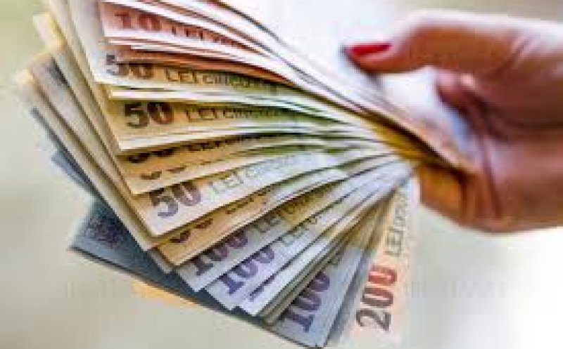 Persoanele care beneficiază de pensii speciale pot rămâne în activitate, cu condiția reducerii pensiei cu 85% (proiect)