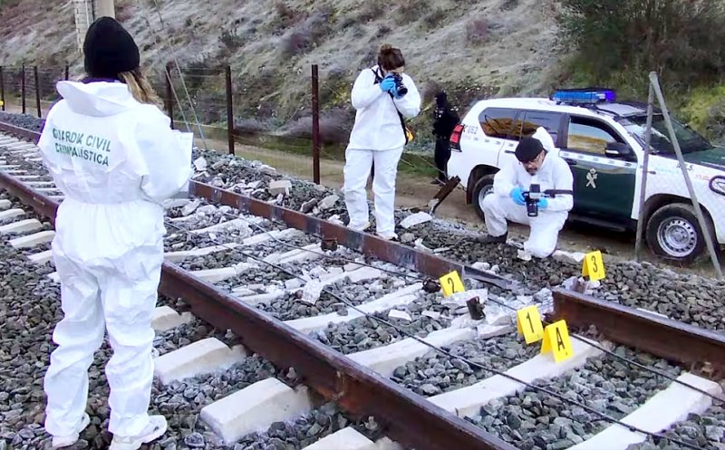 Numărul morților în accidentul feroviar din Spania a crescut la 45 după descoperirea a încă 2 cadavre în a 4-a zi de căutări