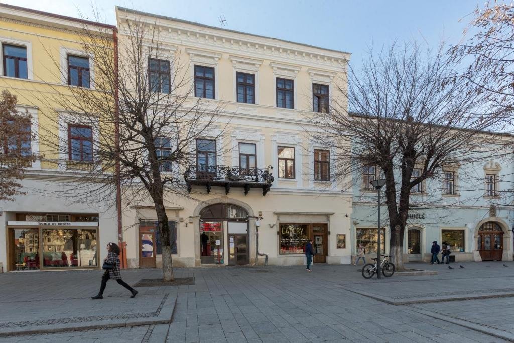 Ce se deschide în locul magazinului Chic Ville din Piața Unirii