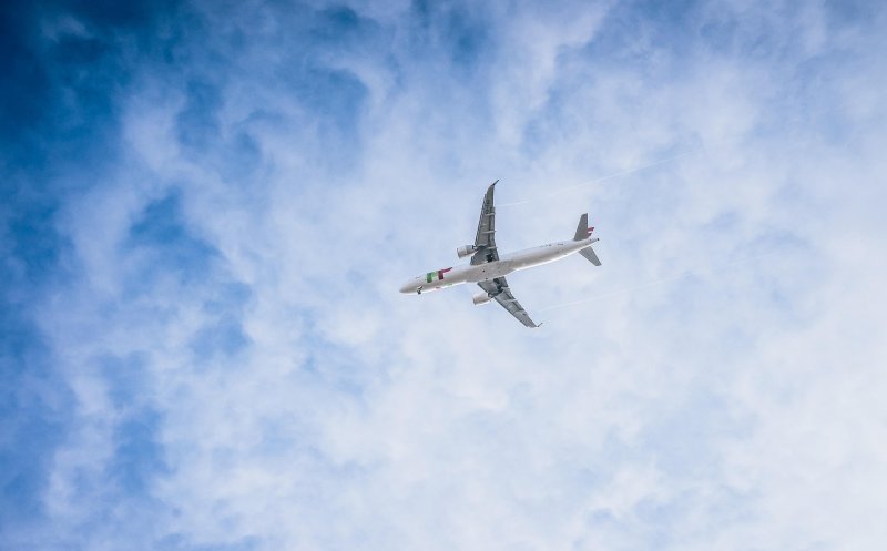 Zboară ieftin în 2026: Oferte de la 30 de euro de la un operator aerian, inclusiv de pe Aeroportul Cluj