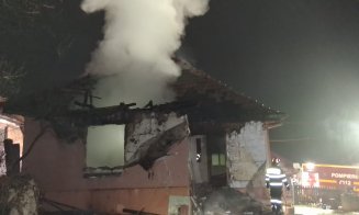INCENDIU la o casă din Cluj. Și-a distrus locuința din cauza unor improvizații electrice / Avertismentul ISU Cluj: RENUNȚAȚI LA IMPROVIZAŢII!