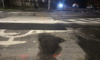 A început marea ”peticire” a șoselelor găurite din Cluj-Napoca / Unele petice par făcute de mântuială