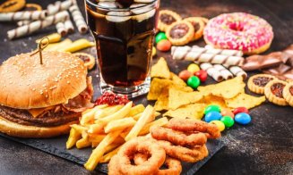 Experți în sănătate: Alimentele ultraprocesate ar trebui tratate mai mult ca țigările decât ca mâncarea