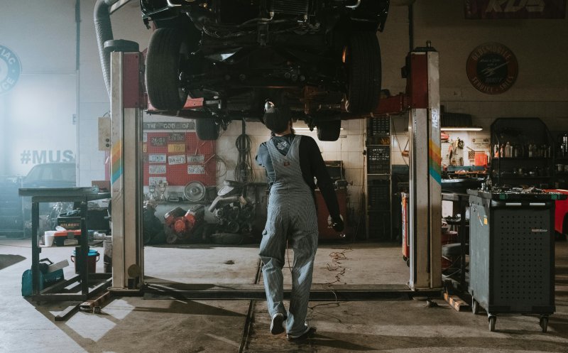 Service-urile auto din Cluj, amendate cu mii de lei de ITM. Ce probleme s-au găsit