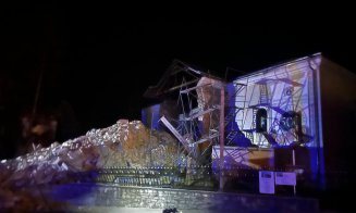 O biserică aflată în renovare, monument istoric de grupă A, s-a prăbușit pe trotuar și pe carosabil. A rănit și o persoană