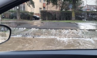 Stradă inundată lângă BT Arena, la doi pași de turneul de tenis Transylvania Open / ”Acolo a mai fost un defect de curând”