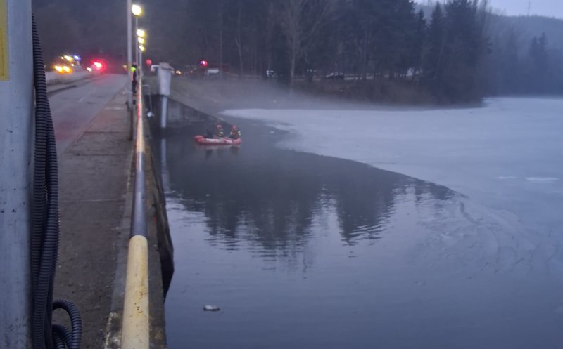Bărbat căutat cu scafandri în apropierea barajului din Gilău