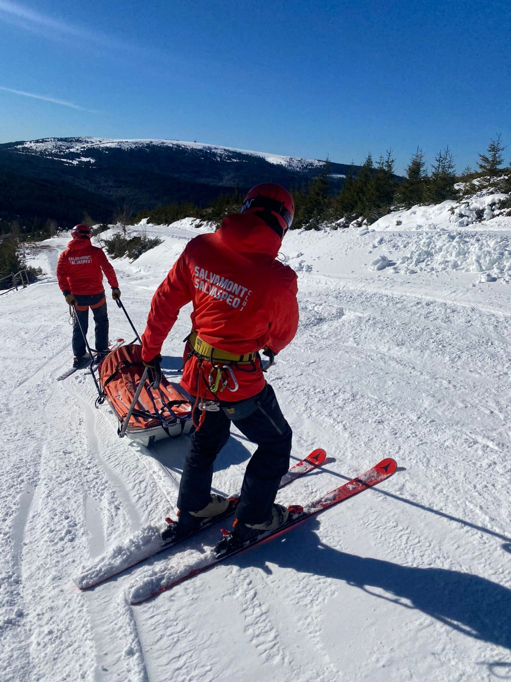 Vieți salvate pe bandă rulantă în munții Clujului: 74 de persoane au avut nevoie de intervenția Salvamont într-o singură lună