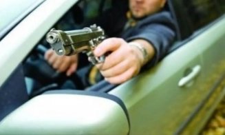 Scandal în trafic la Cluj-Napoca: șofer amenințat cu un pistol