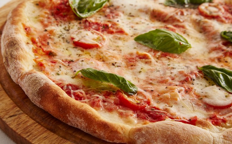Record în România: Un clujean a comandat peste 390 de pizza în 2025