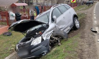 Accident rutier în Cluj. Cinci persoane rănite, inclusiv doi copii. A intervenit elicopterul SMURD