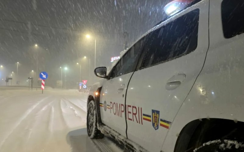 Ninsorile paralizează transportul în mai multe zone din țară:: autostrăzi și drumuri închise, zboruri anulate și trenuri întârziate