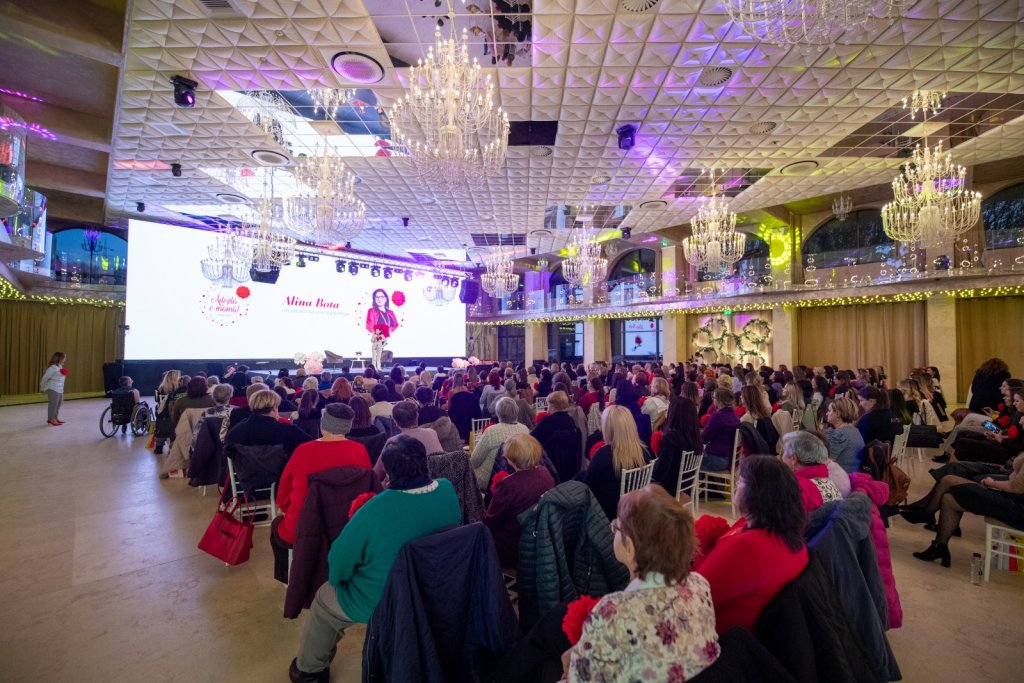 ÎNFLORITOARE: pentru al doilea an la Cluj, conferința care aduce primăvara vine în sprijinul campaniei ”Adoptă o mamă”