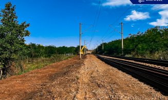 Apariție neobișnuită pe calea ferată din Cluj: Utilajul care arată ca un „submarin”. Ce este și la ce e folosit