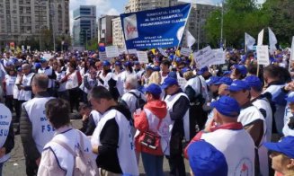 Sindicale din Educaţie și studenții ies să protesteze în fața Palatului Cotroceni: ”Şcoală săracă = Ţară needucată”