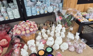 Turul târgurilor de mărțișoare din Cluj-Napoca: De la obiecte lucrate manual, la flori, dulciuri și bucate tradiționale. Ce prețuri sunt
