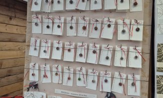 Turul târgurilor de mărțișoare din Cluj-Napoca: De la obiecte lucrate manual, la flori, dulciuri și bucate tradiționale. Ce prețuri sunt