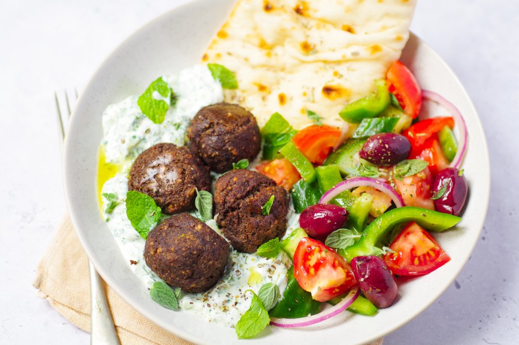 Reţetă delicioasă de post: Chifteluțe grecești la cuptor