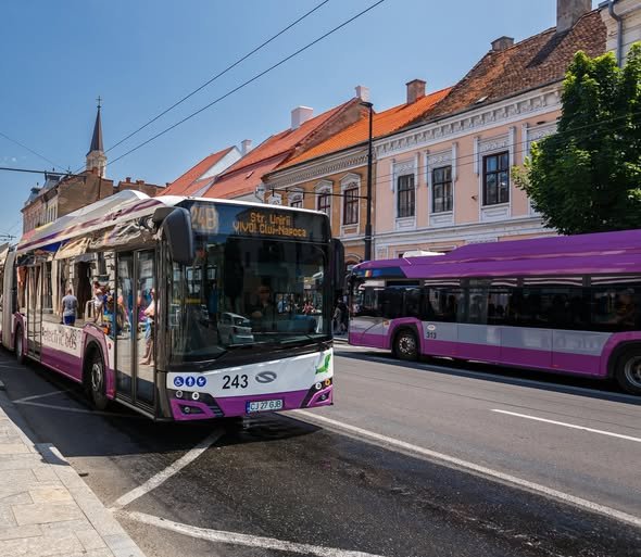 Mărțișorul vine cu vești bune! Mai multe troleibuze și autobuze pe traseele aglomerate din Cluj-Napoca/ Vezi ce modificări apar