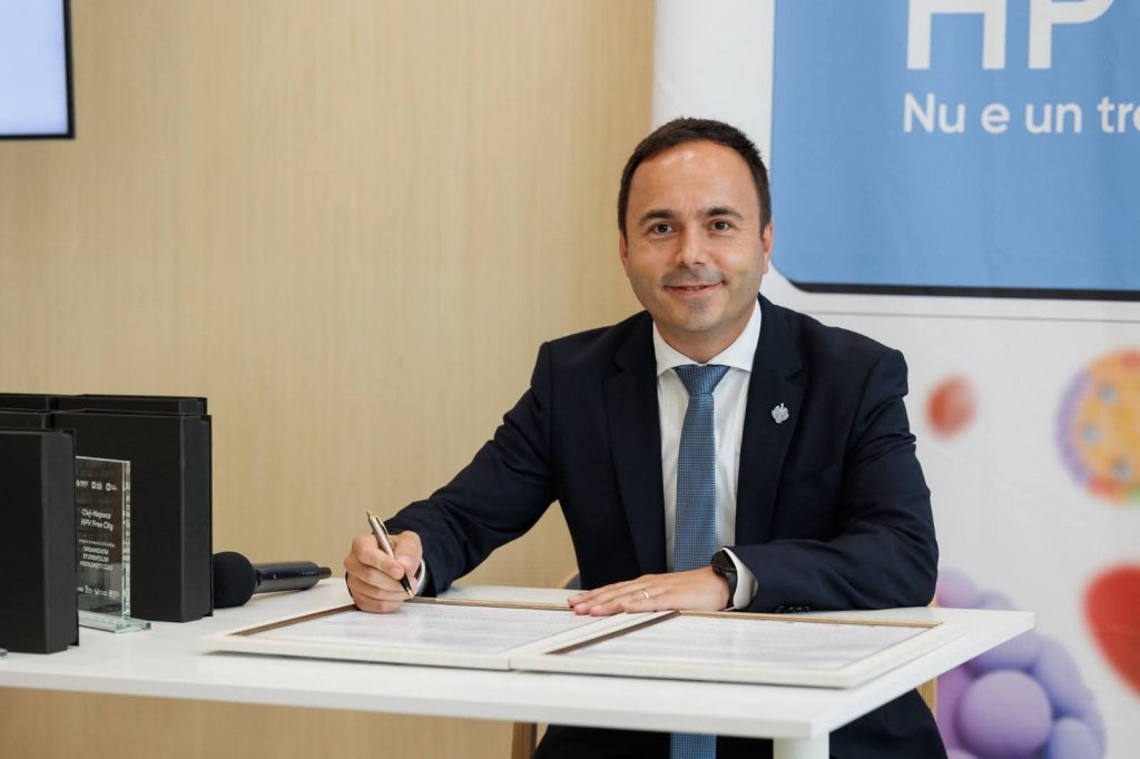 Ovidiu Cîmpean: „Vaccinarea anti-HPV gratuită pentru tinerii între 11 și 26 de ani este deja realitate”. Rata imunizării a crescut cu 50%