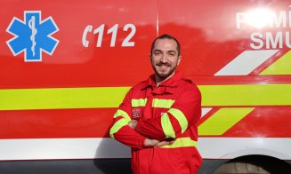 Ei sunt voluntarii care intervin pe ambulanțele SMURD și îi pregătesc pe clujeni pentru situații de urgență