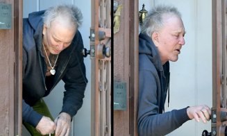 Mickey Rourke, evacuat oficial din locuința pe care o închiriase în Los Angeles
