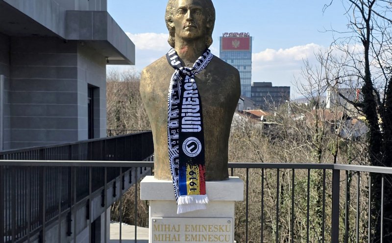 Și Eminescu ține cu ”U” Cluj. Cel mai nou fan al baschetbaliștilor clujeni