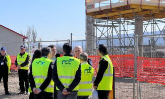 Premierul Bolojan, vizită pe șantierul de pe calea ferată Cluj - Episcopia Bihor: “Penalități pentru constructori”