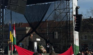 Atmosferă de sărbătoare la Cluj-Napoca: Sute de oameni pe străzile din centrul orașului de Ziua Maghiarilor de Pretutindeni