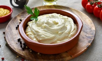 Maioneză de post. Rețetă simplă, numai bună de adăugat în salate
