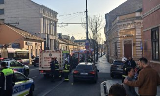 Accident grav pe Moților. Tânără pieton, resuscitată / Traficul este blocat parțial pe sensul de mers spre Mănăștur