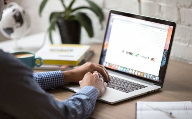 UBB a lansat BusolaMedia. Testarea e gratuită și îți arată dacă poți fi manipulat ușor online