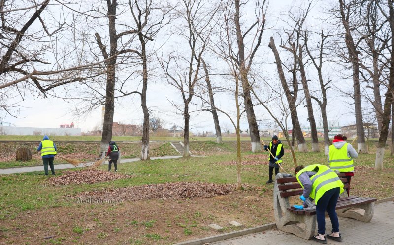Turda începe curățenia de primăvară: Acțiuni în Parcul Central și cartiere
