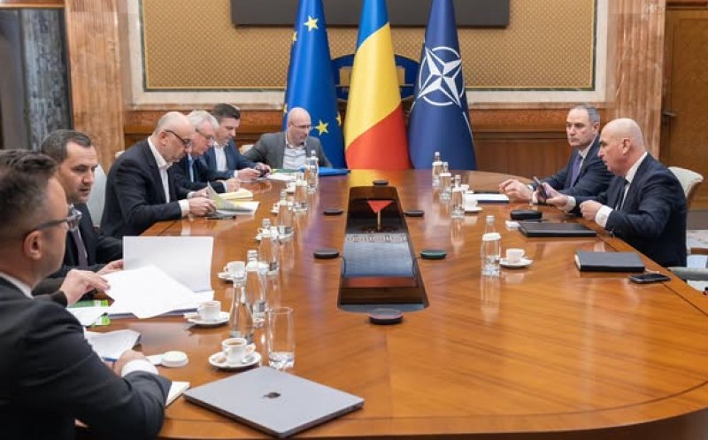 Criza de la pompă a băgat Guvernul în ședință. Bolojan: "Refuz să vând soluții populiste, care să creeze aparența unui ajutor"