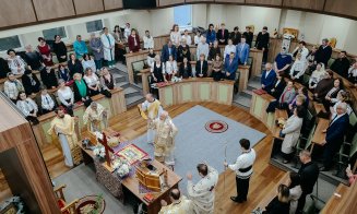 Liturghie arhierească la Medicala III din Cluj-Napoca. Mitropolitul Andrei Andreicuț a binecuvântat medicii și pacienții