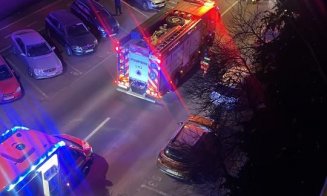 Accident în Grigorescu. Au intervenit două ambulanțe SMURD și descarcerarea/ Două persoane au fost transportate la spital