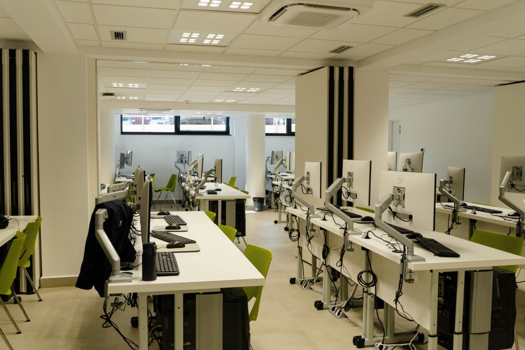 Super-laborator digital de peste 1 milion de lei la UBB Cluj. Studenții vor lucra cu tehnologie de ultimă generație, ca în marile studiouri media