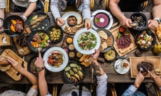 Nu toate proteinele sunt la fel. Ceea ce mănânci azi îți poate accelera sau încetini îmbătrânirea