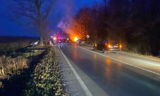 CARNAGIU pe șosea: 4 MORȚI și 3 RĂNIȚI după o depășire în curbă