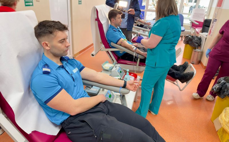 Clujul dă un exemplu de solidaritate: Prefectura, polițiștii și pompierii donează sânge pentru salvarea de vieți